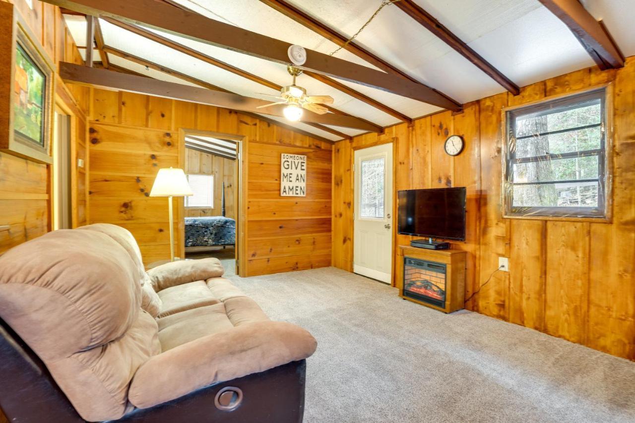 Peaceful Warne Cabin Fenced Yard And Screened Porch Brasstown Exterior photo