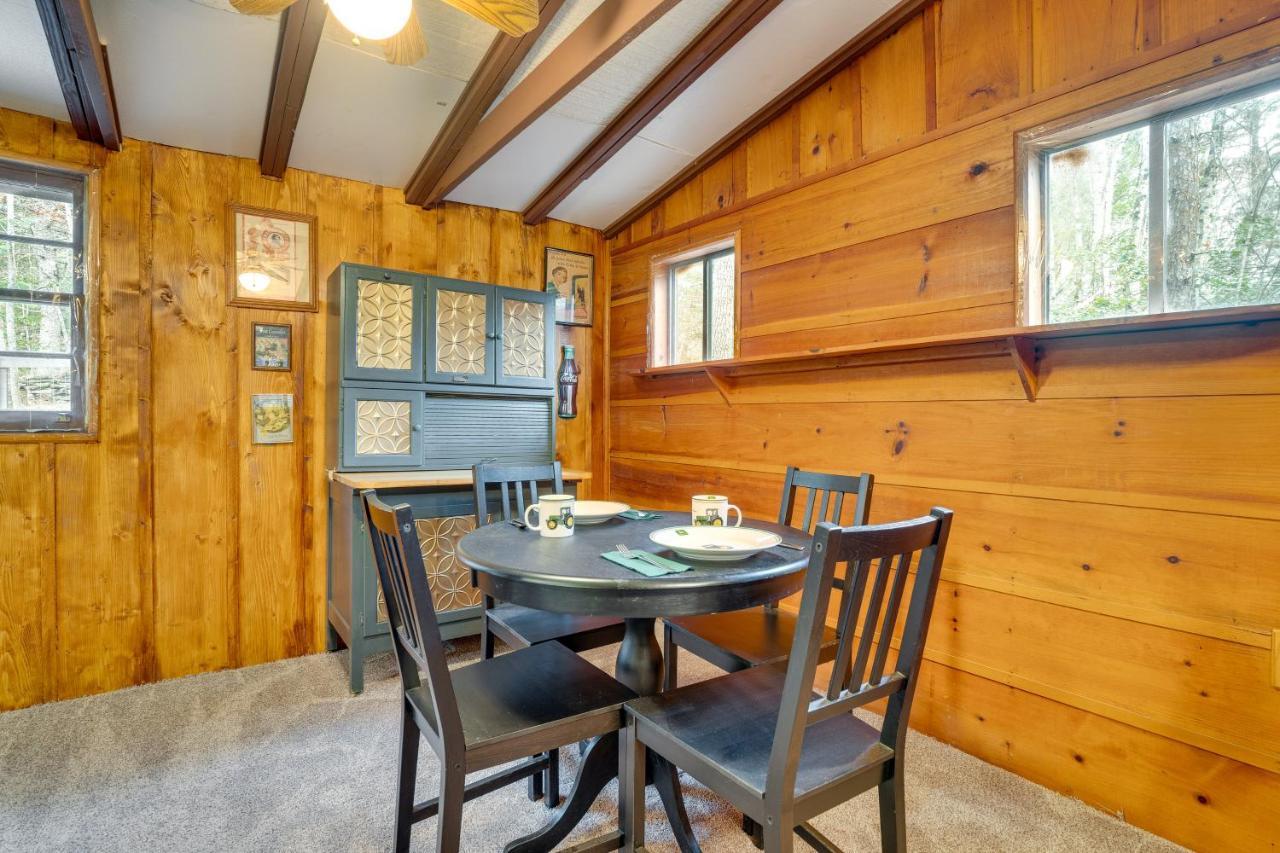 Peaceful Warne Cabin Fenced Yard And Screened Porch Brasstown Exterior photo