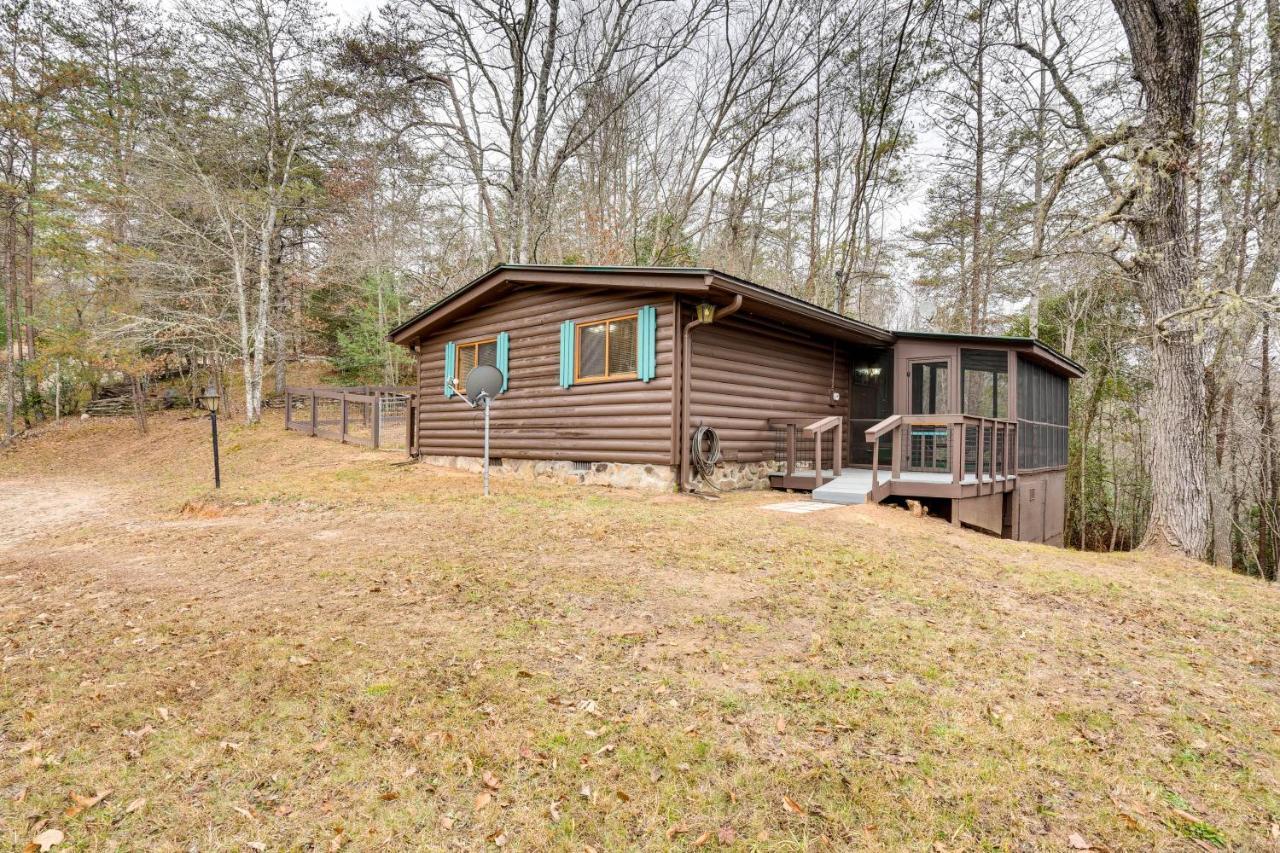 Peaceful Warne Cabin Fenced Yard And Screened Porch Brasstown Exterior photo