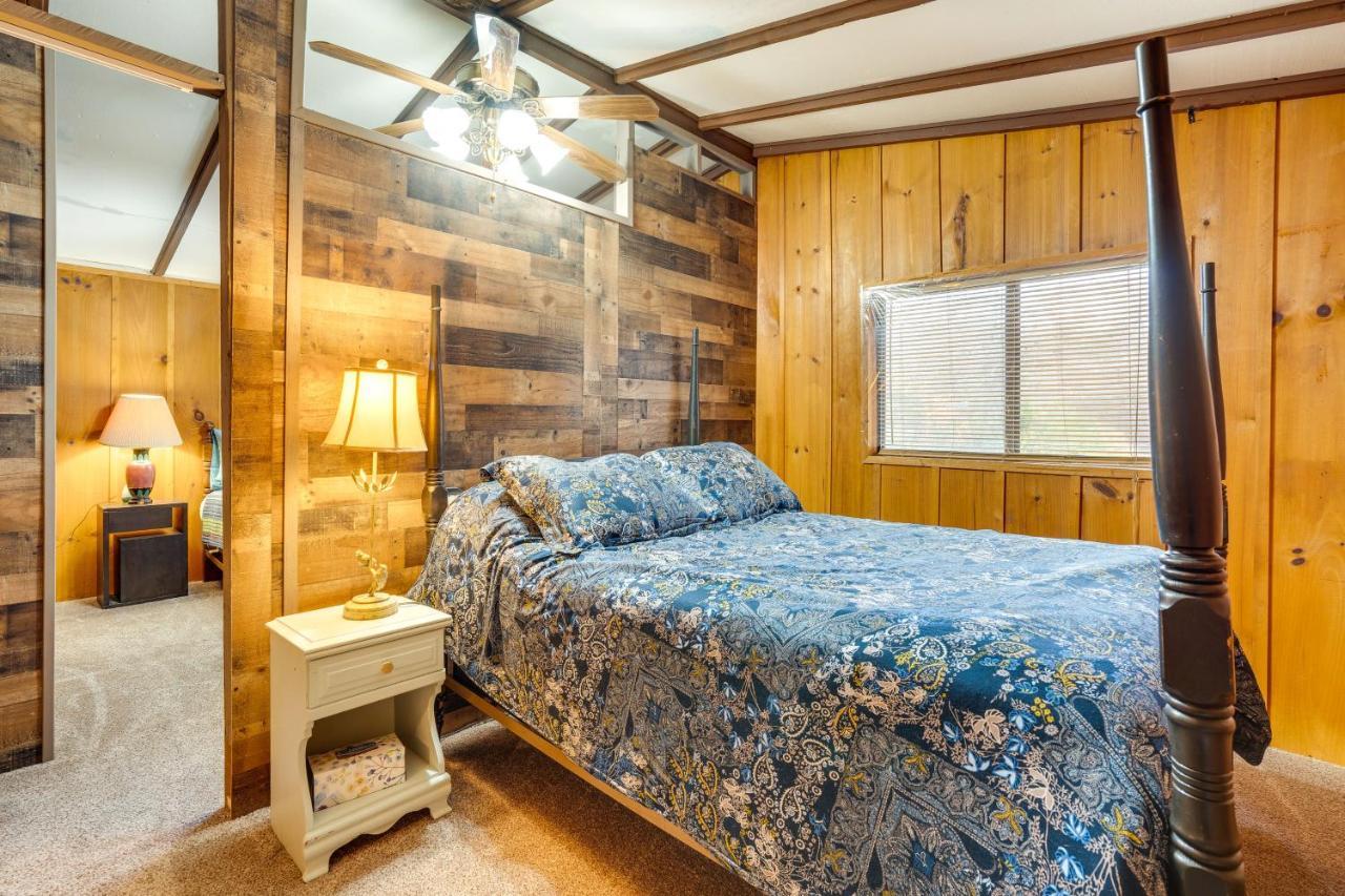 Peaceful Warne Cabin Fenced Yard And Screened Porch Brasstown Exterior photo
